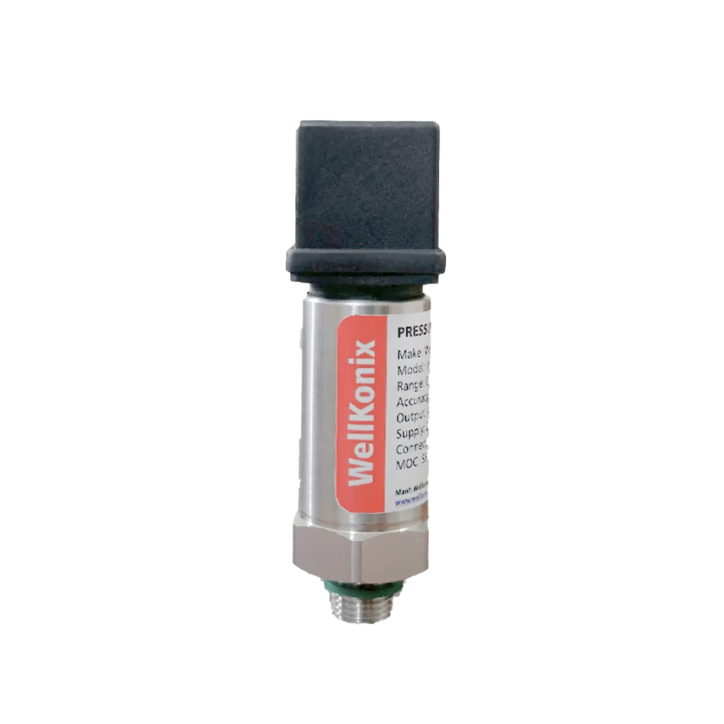 PT900T industrial pressure transmitter with stainless steel body designed for accurate pressure measurement and process control applications.